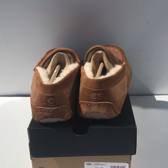 UGG Ascot Corduroy II - Picture 4 of 8